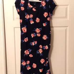 Floral print maternity dress